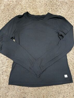 Vuori Black Long-Sleeve Women's Top size small